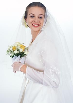 福岡でカラードレスをレンタルするなら